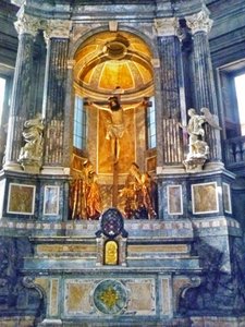 El altar del crucifijo